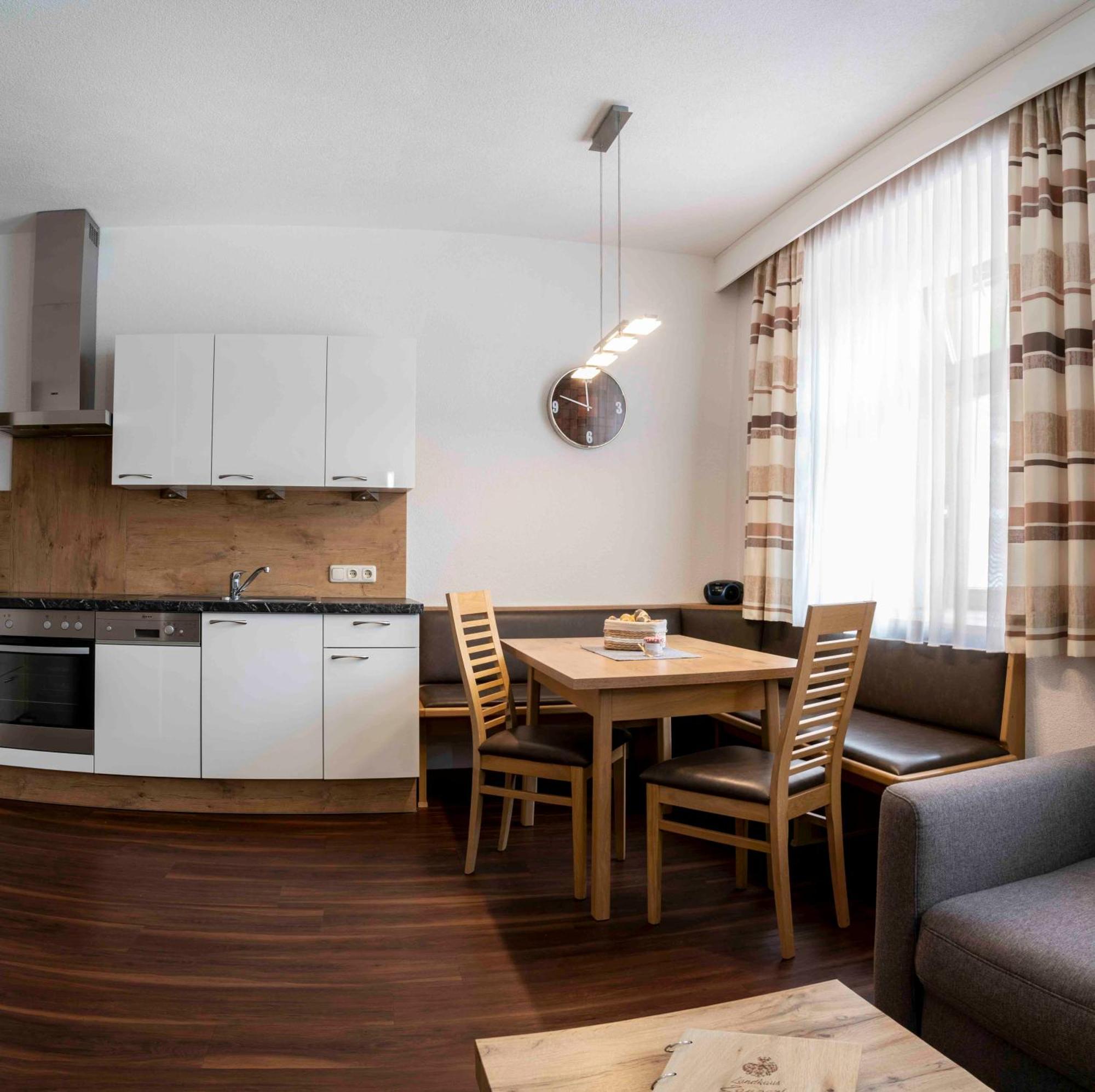Landhaus Zangerl - Kobelerhof Landeck Szoba fotó